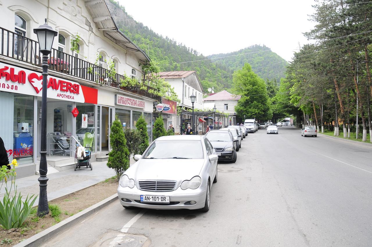 Riverside Hotel Bordzjomi Buitenkant foto